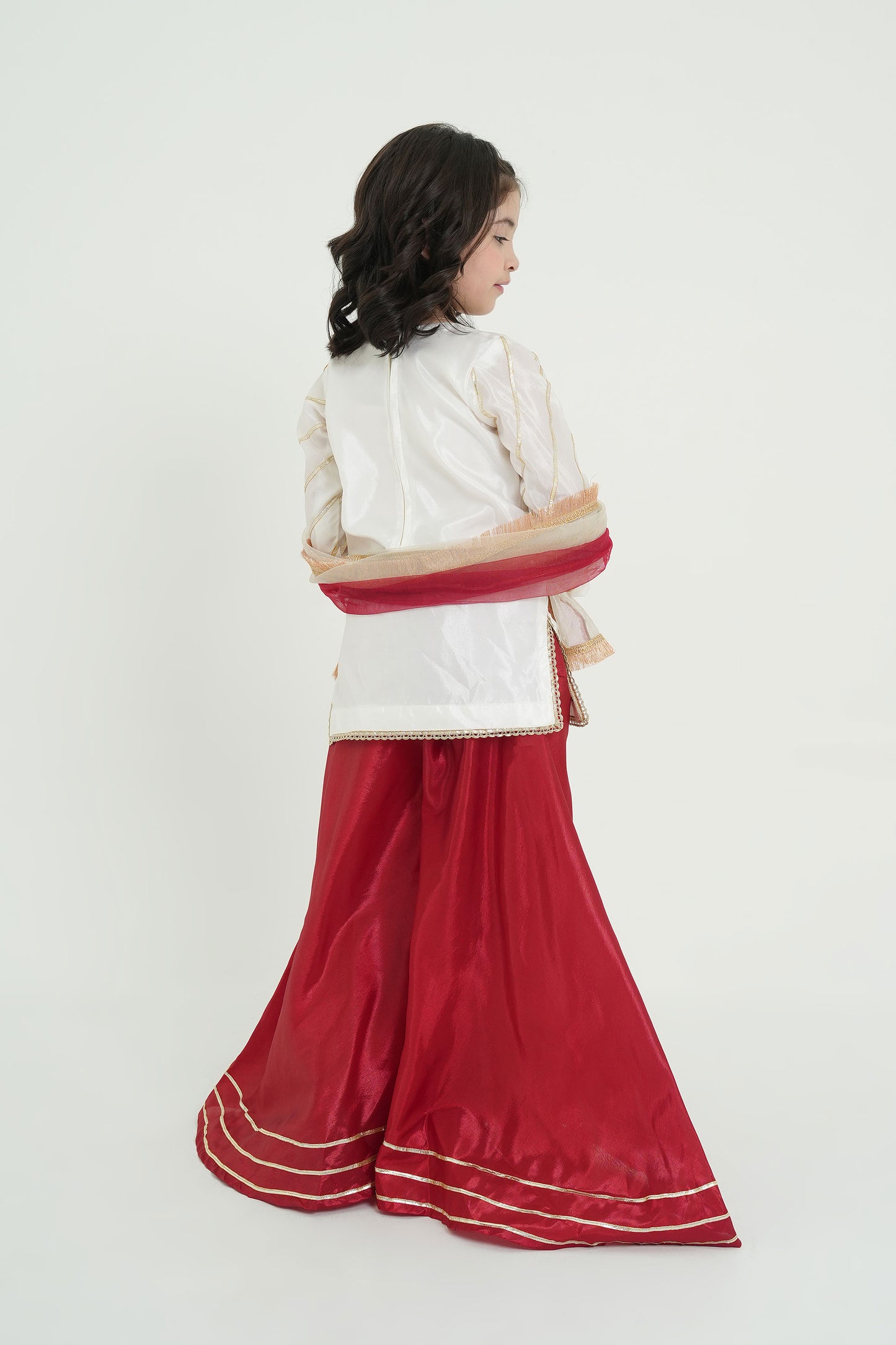 Noor Hand-Embroidered White Ensemble