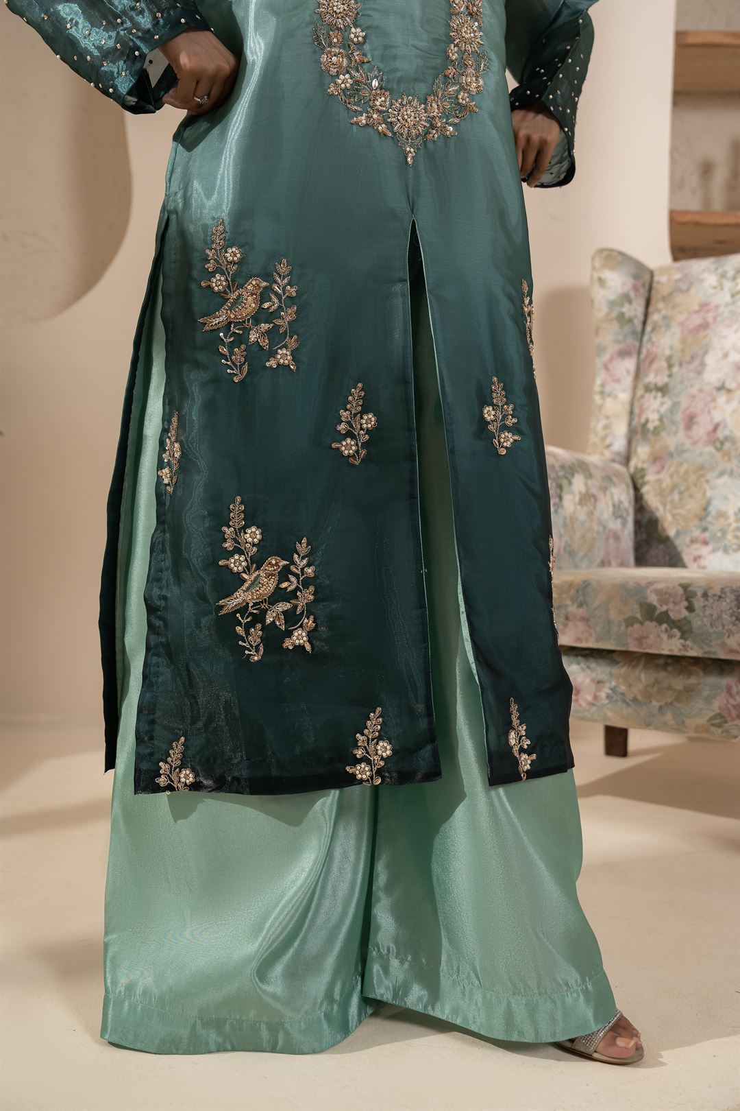 Elara — Teal Bloom
