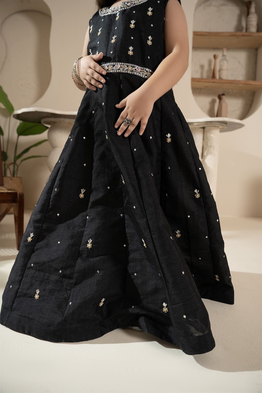 Ezzah black charm