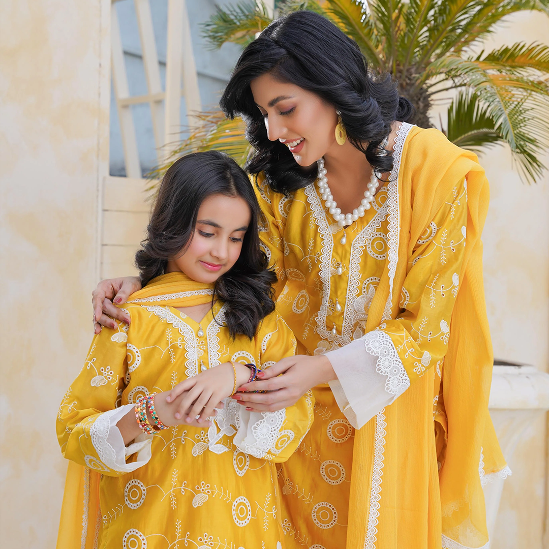 Mother daughter Duo