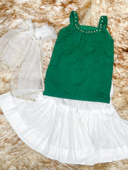 Azaadi outfit chikankari