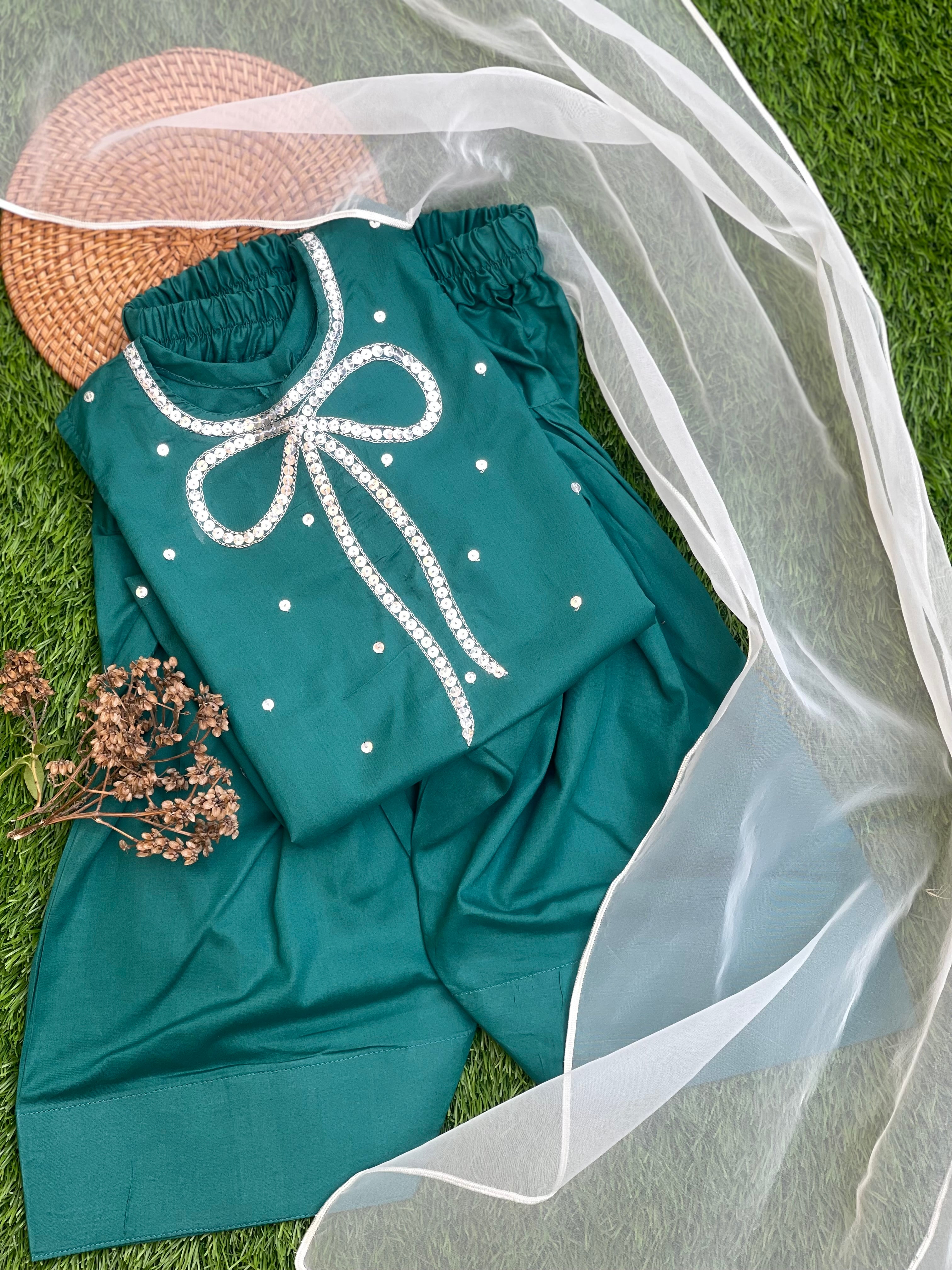 Azaadi outfit