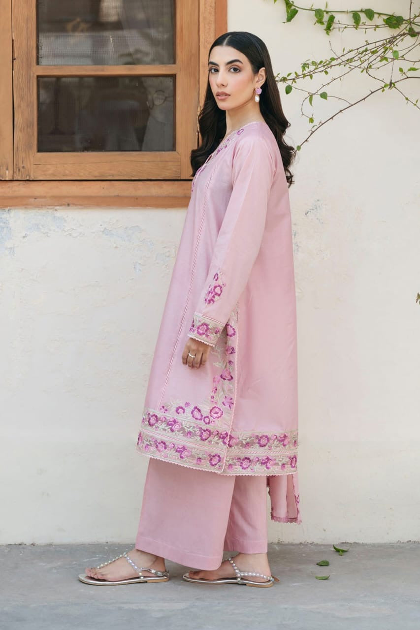 Elegant Embroidered Lawn 3-Piece Suit With Chiffon Dupatta