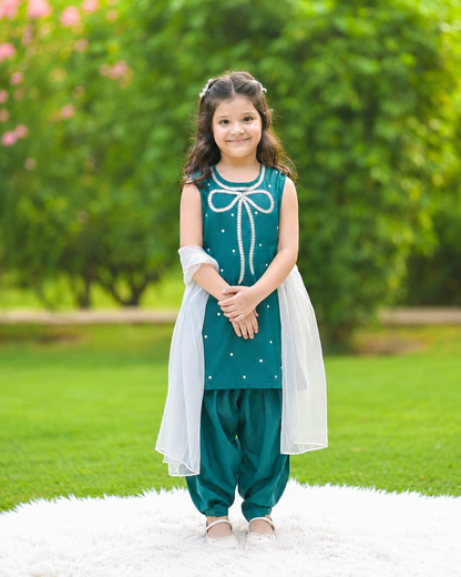 Bow Azaadi outfit