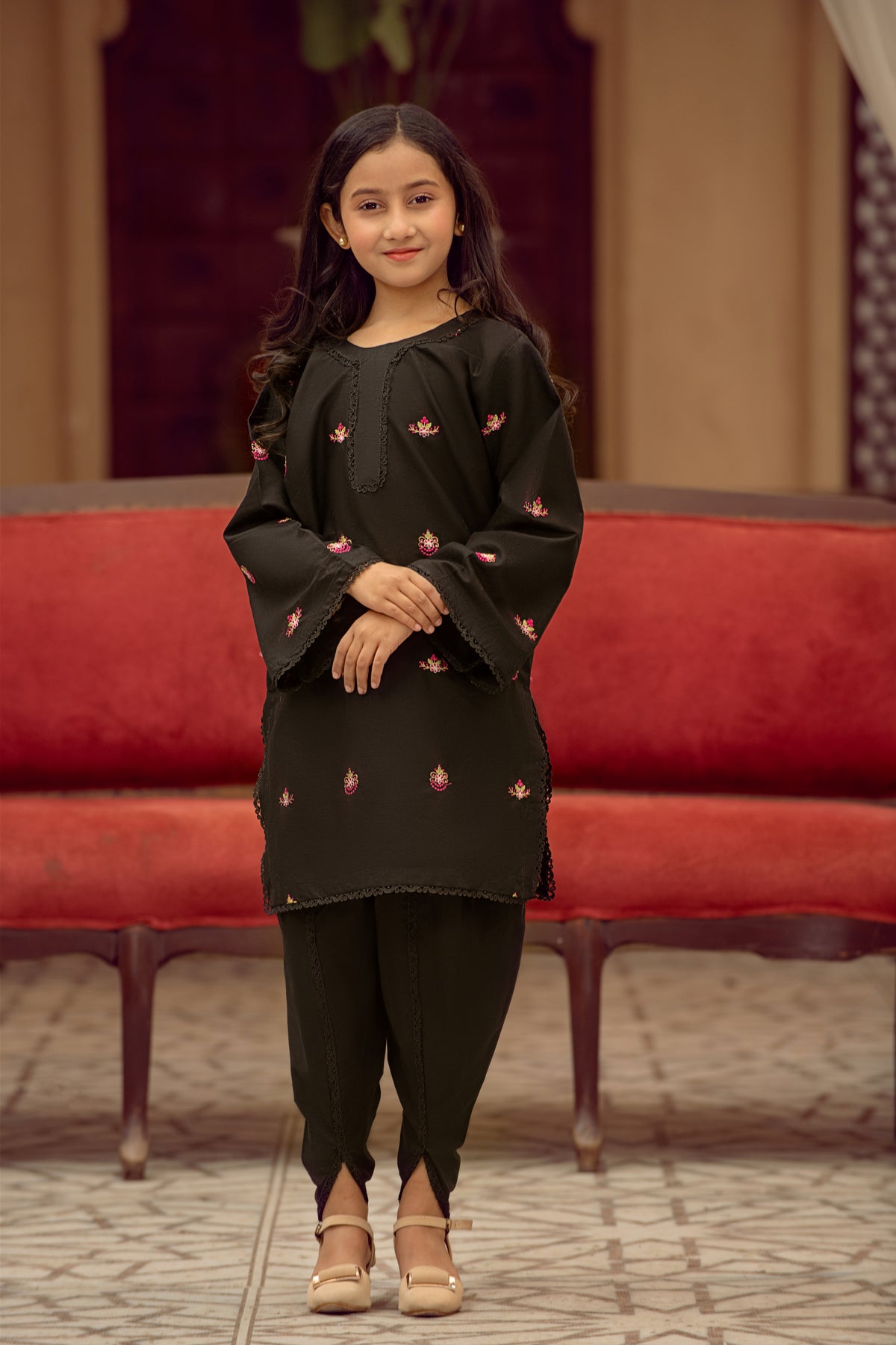 Black embroidered kurta salwar