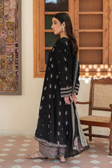 Elegant Embroidered Lawn 3-Piece Suit With Chiffon Dupatta