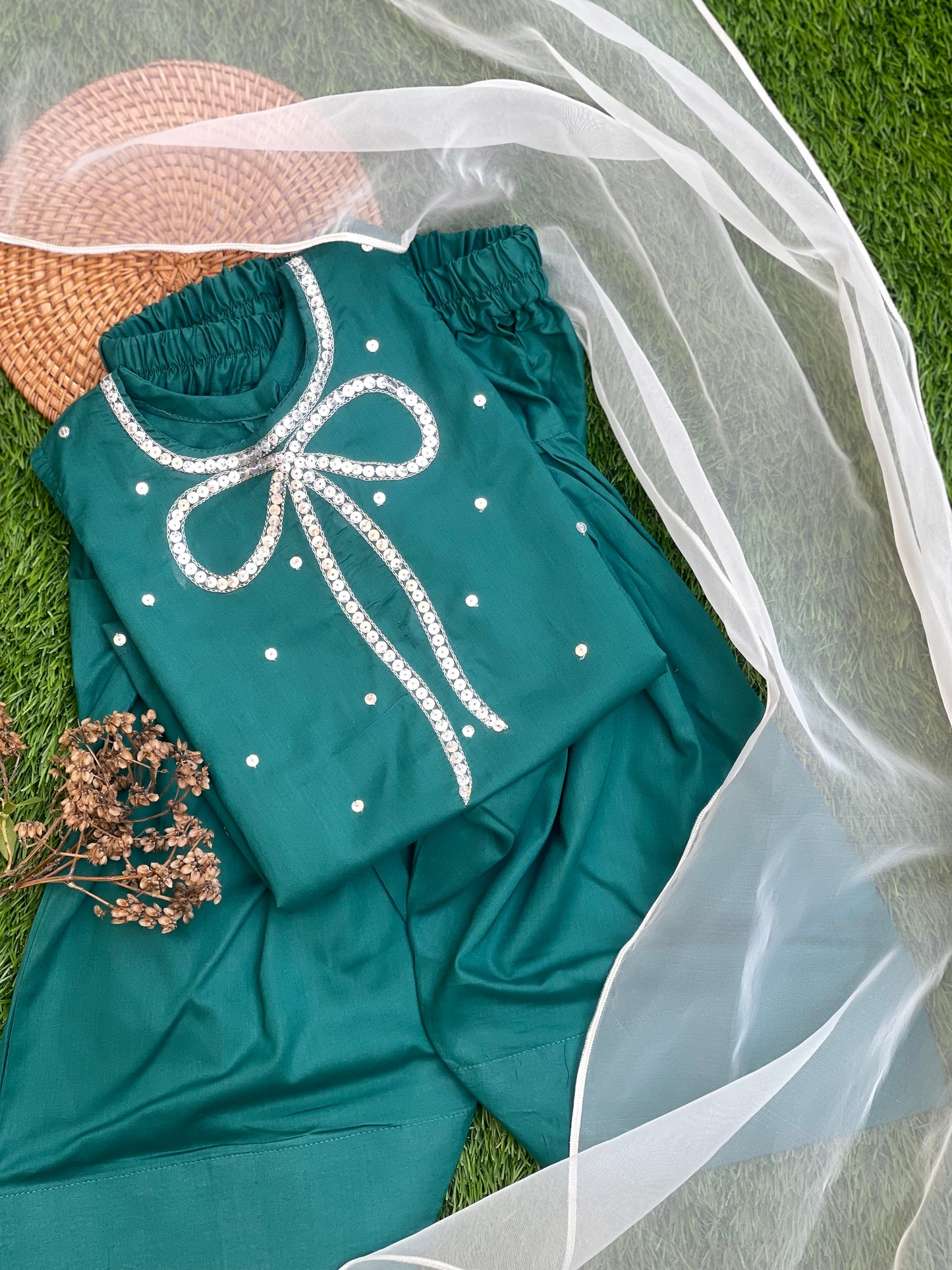 Azaadi outfit